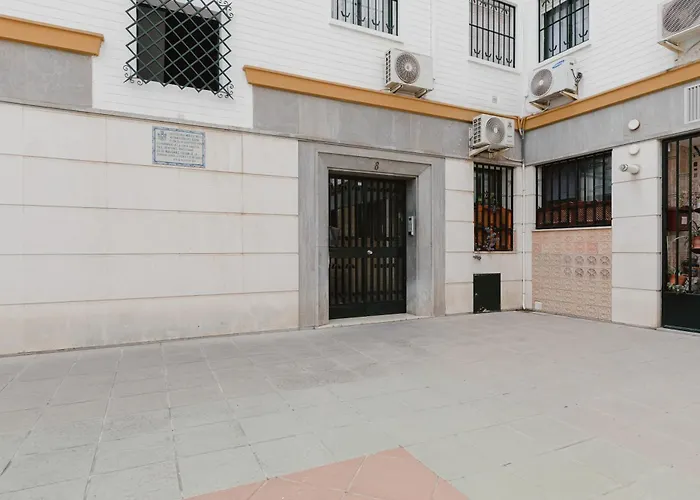 Quiet And Comfortable Fully Renovated Apartment