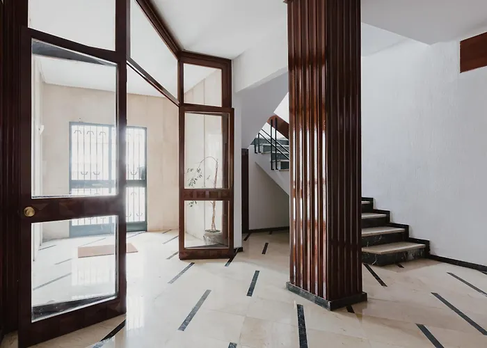 Quiet And Comfortable Fully Renovated Apartment